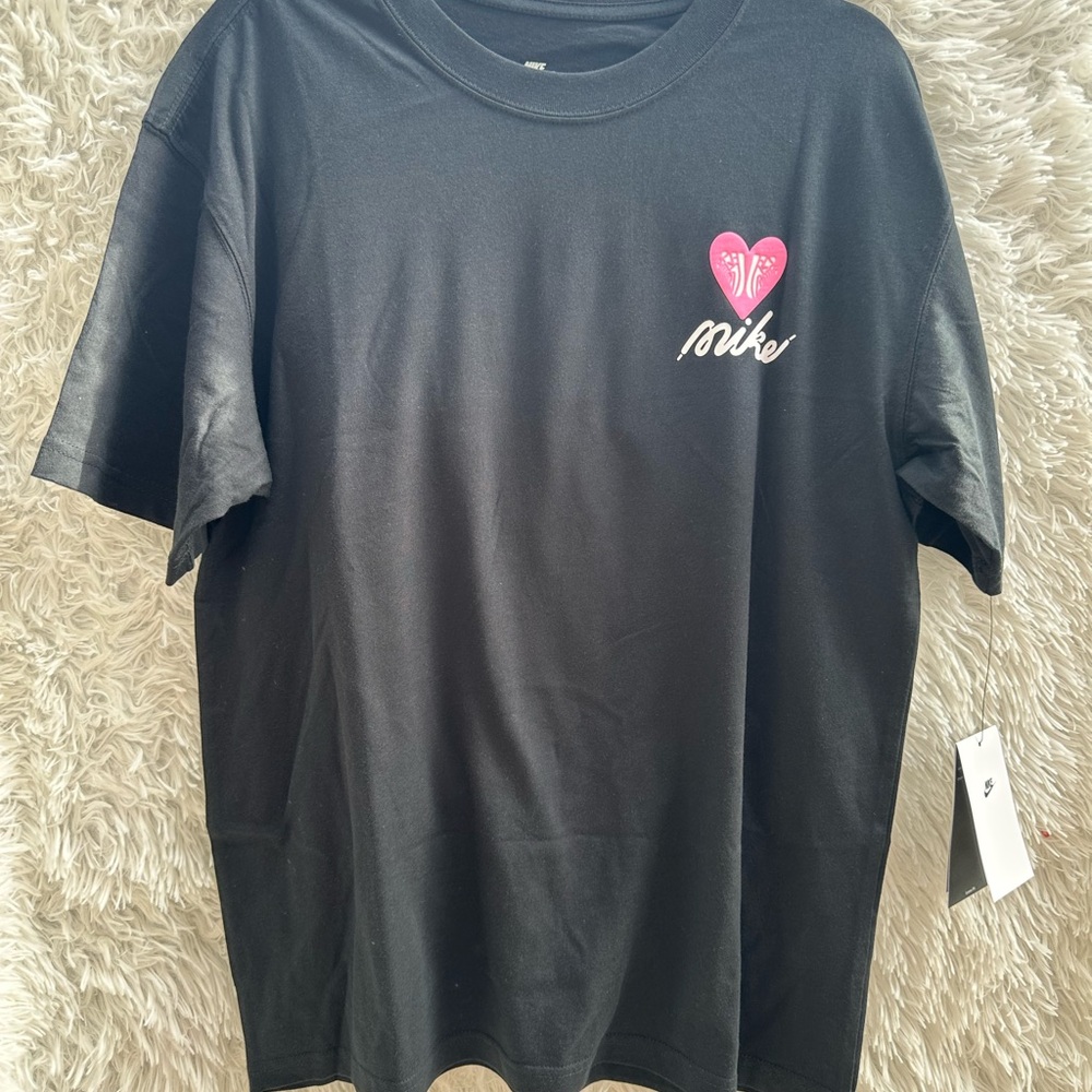 Nike Men Black T-Shirt with Pink Heart back logo New